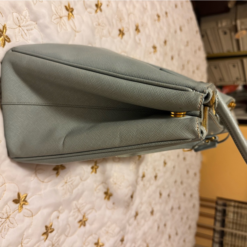 Beautiful Preloved Prada. Minimal Use. Clean Insi… - image 2